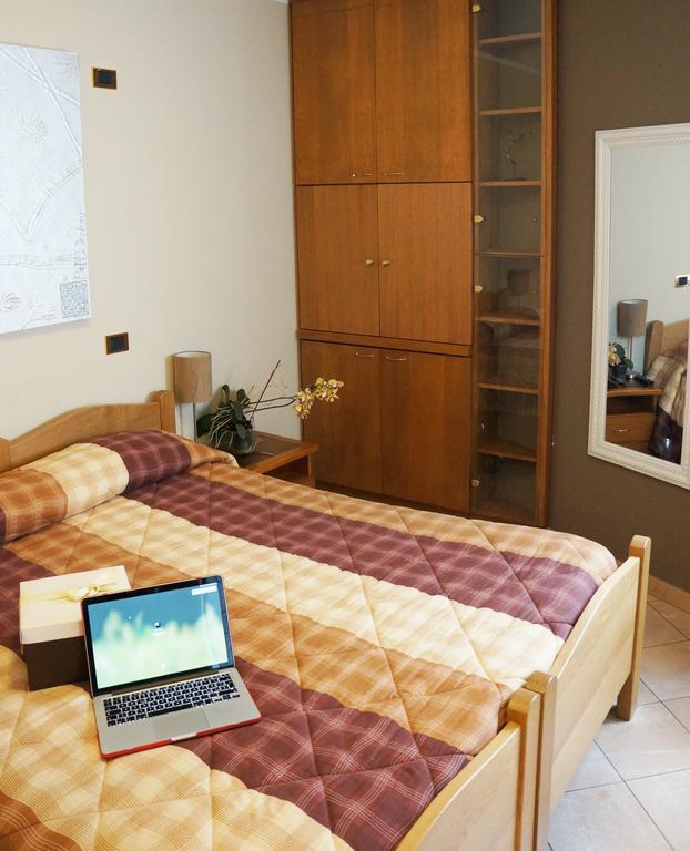 B&B Stephany Тірано Номер фото