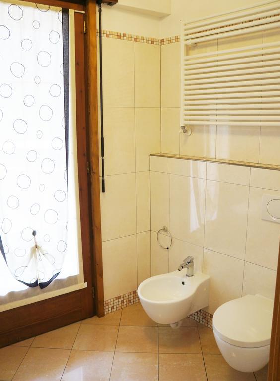 B&B Stephany Тірано Номер фото
